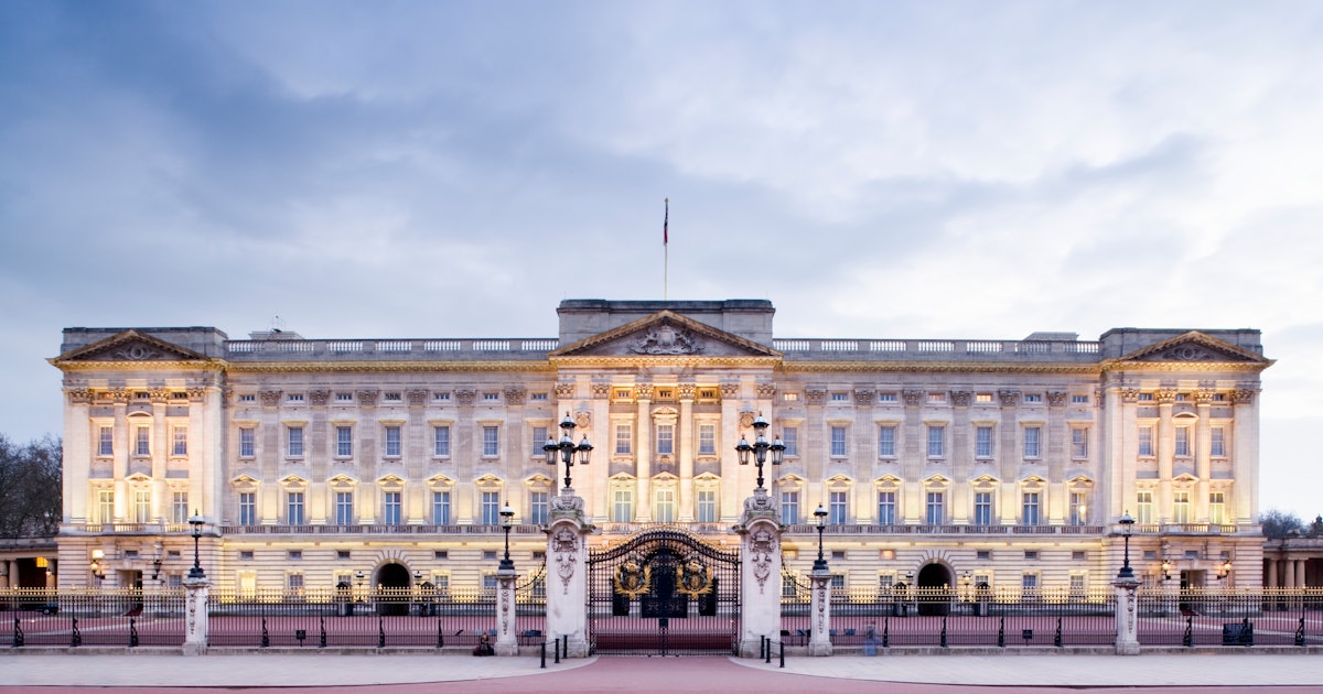 Virtually Tour Buckingham Palace, Plus 3 Other Royal Homes Online RN