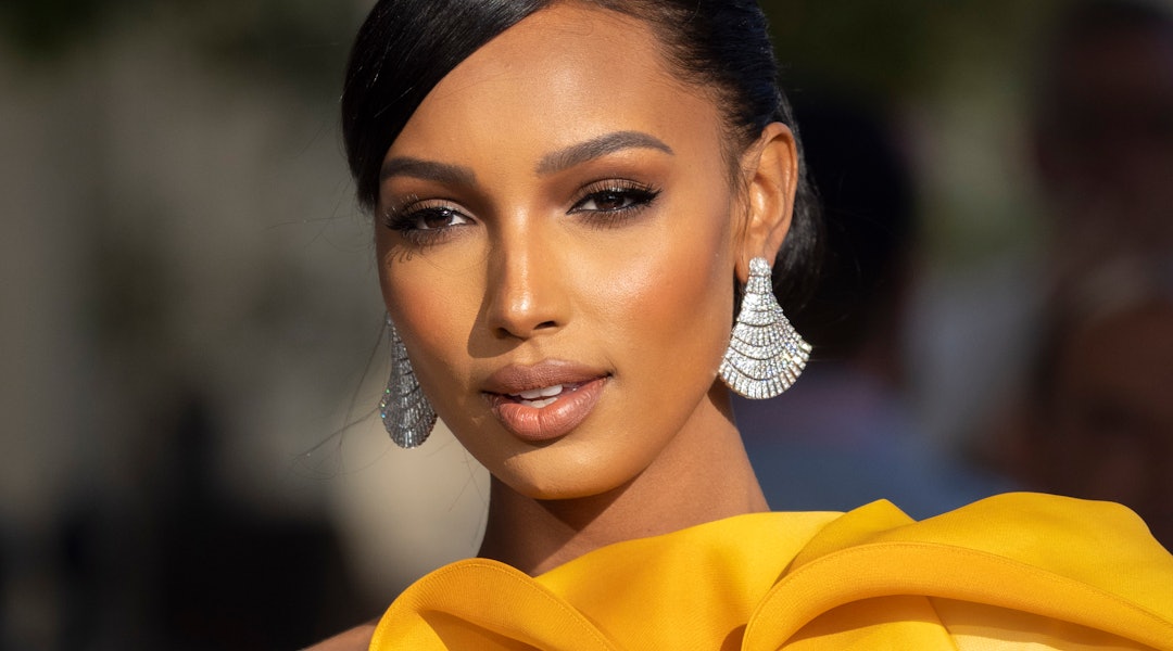 Jasmine Tookes No Makeup Makeup Routine Begins With This 38 Cleanser