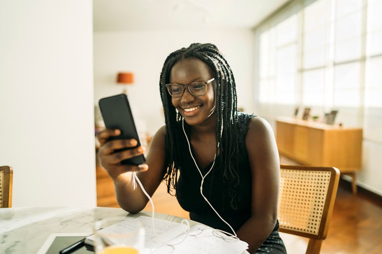 Hinge's "Date From Home" feature makes setting up virtual dates easier