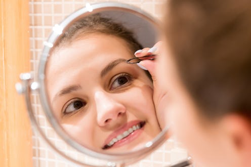 Here's how to shape your brows at home.