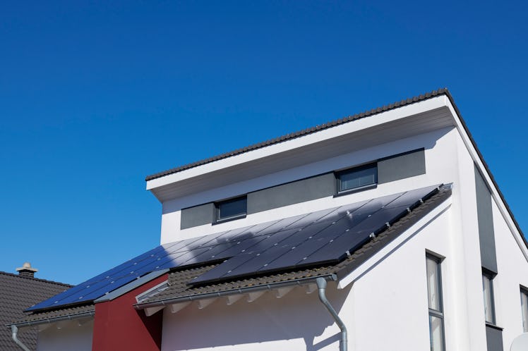 The economics of solar homes differ from utilities. 