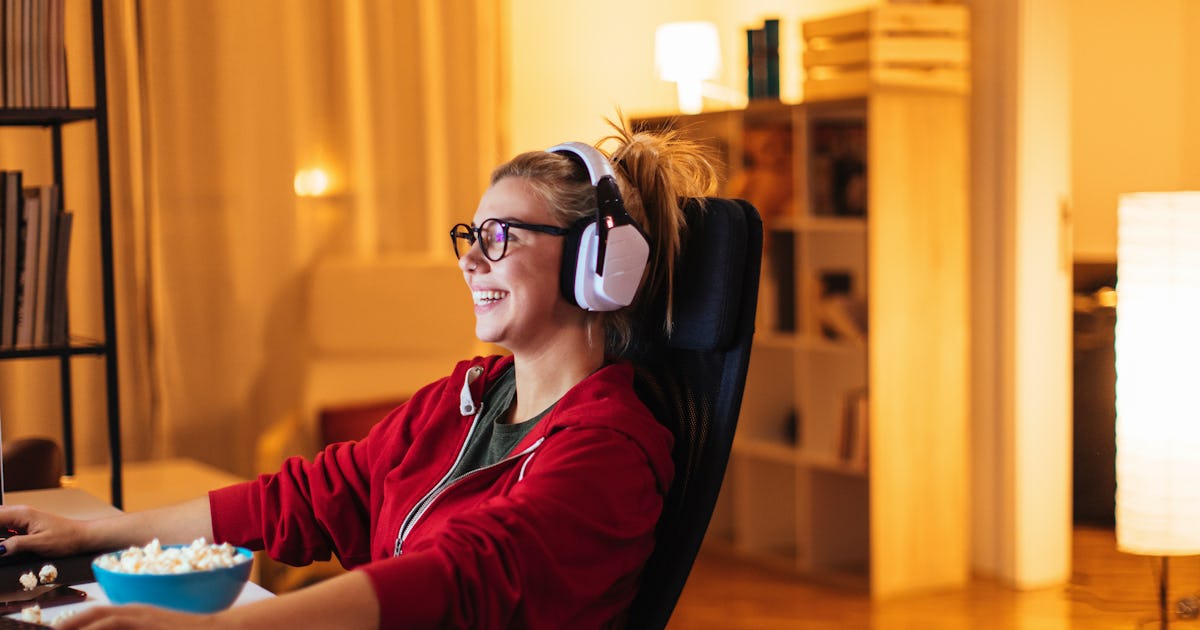 8 Online Games To Play With Friends For A Virtual Hangout 8 Online Games To Play With Friends For A Virtual Hangout