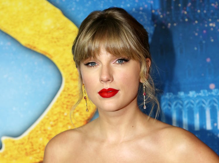 Taylor Swift's statement about her new live album targets her former record label.
