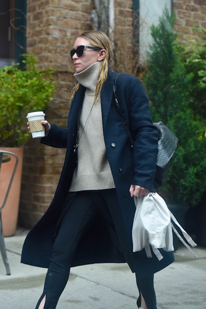 7 Easy, Comfortable Outfits Inspired By Ashley And Mary-Kate Olsen To ...