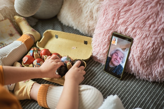 There are plenty of simple games you can play on FaceTime with your grandkids.