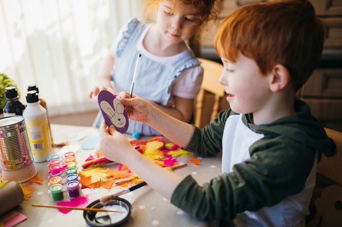 kids doing an easter craft
