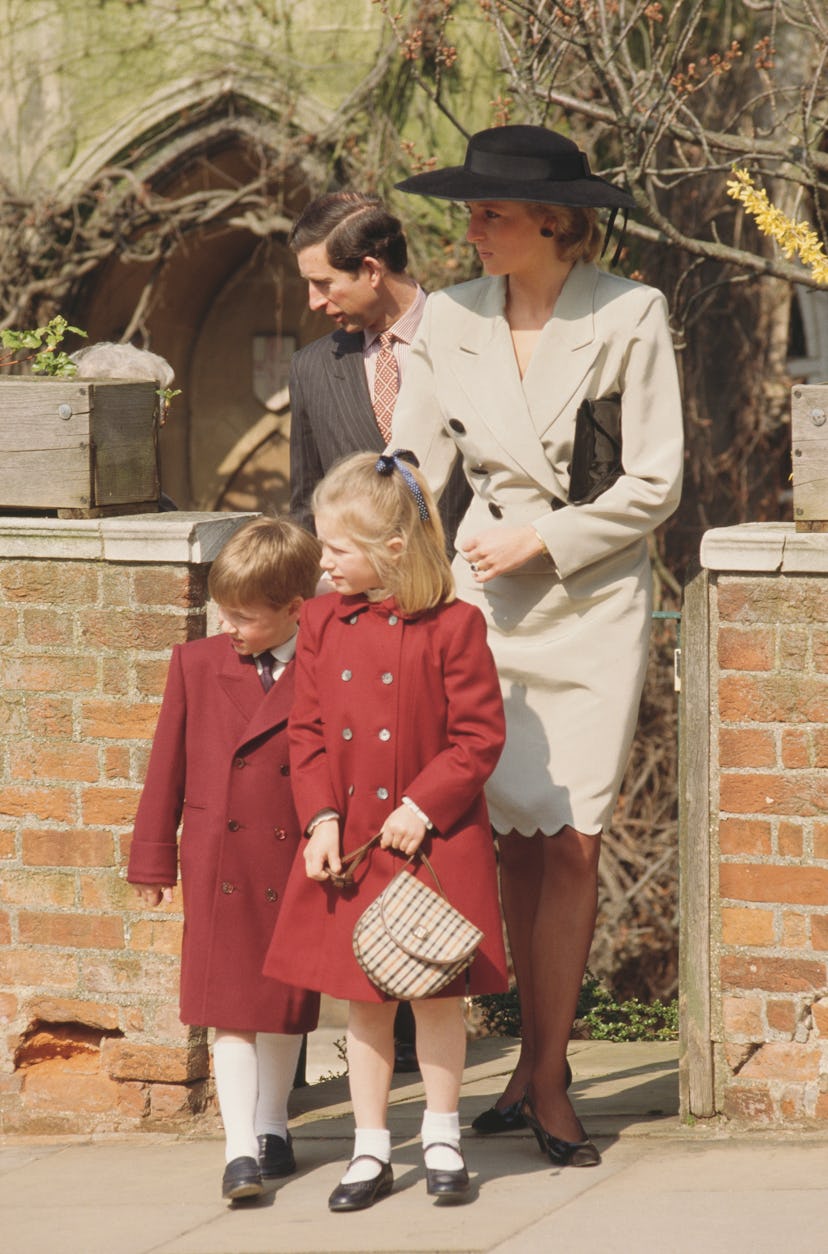 Princess Diana rocks a scalloped skirt