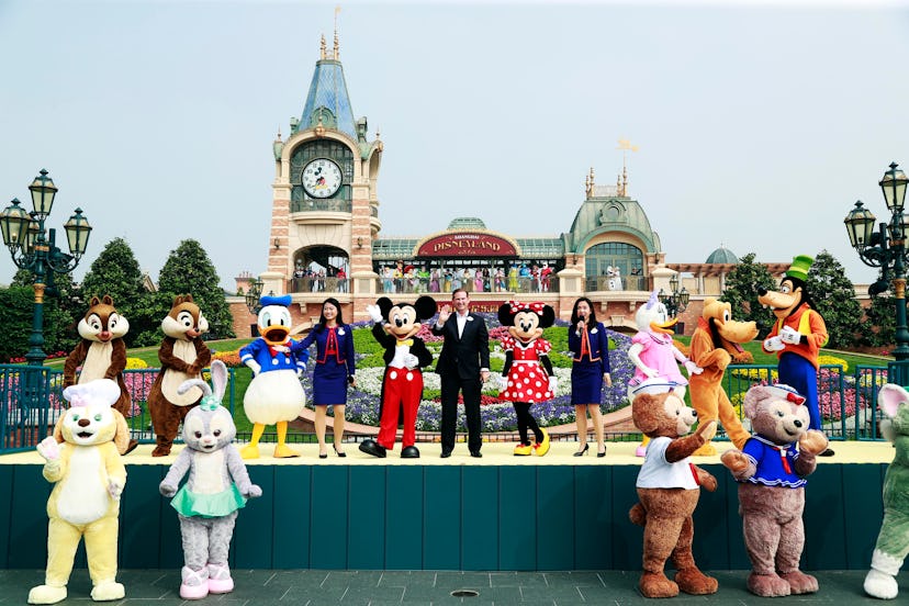 Disney characters welcome guests 