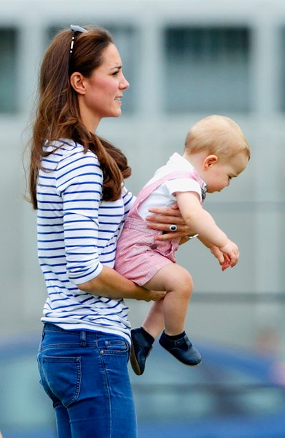 Kate Middleton's striped t-shirts and jeans are her mom wardrobe.