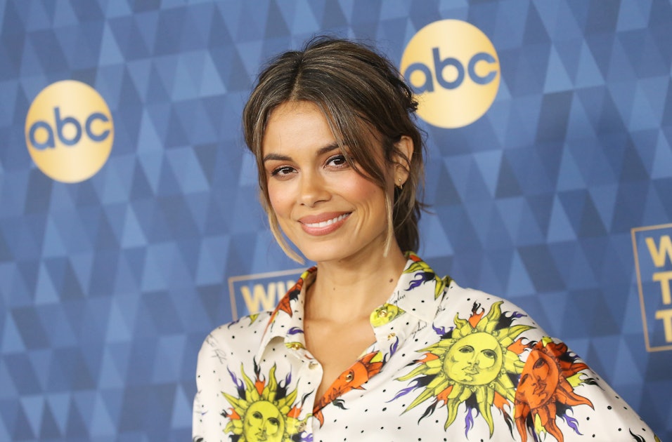 Baker & The Nathalie Kelley Says She Wears Makeup Product Every Day
