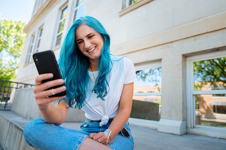 What happens in your brain when you get a text from someone you love? Experts explain.