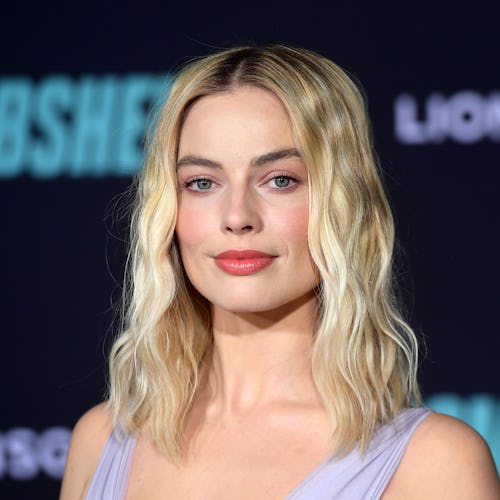 These lobs inspired by Margot Robbie, Bella Hadid, Reese Witherspoon, and other celebrities are goin...