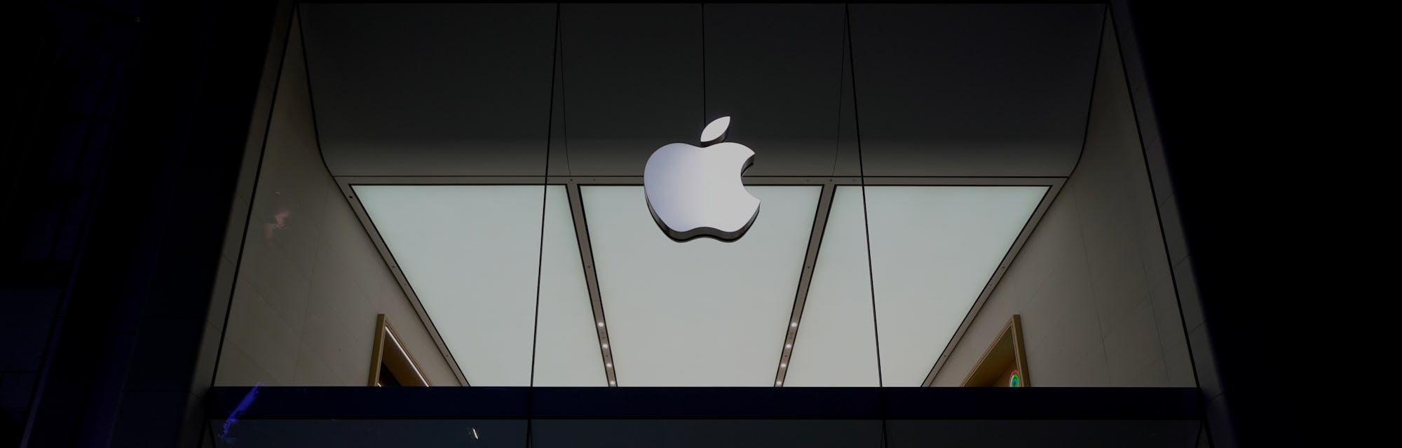 Apple Will Reopen Some U.S. Stores This Week - Apple Stores Open