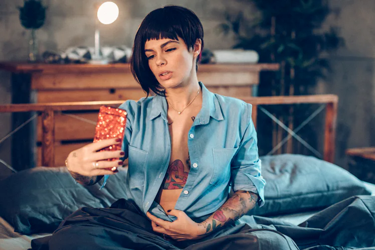 Here’s How To Make FaceTime Sex Feel More Intimate