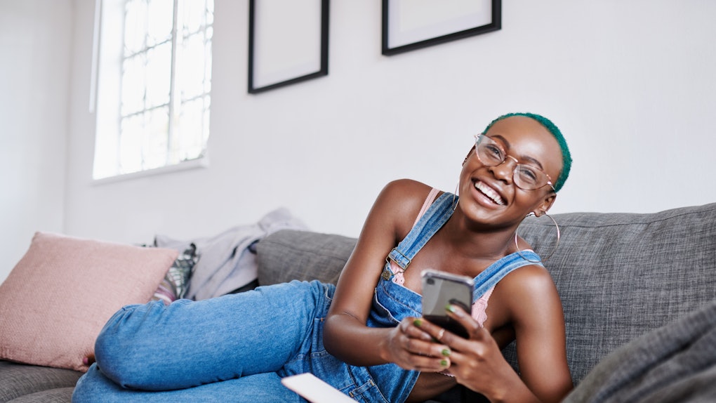 3 people dating each other