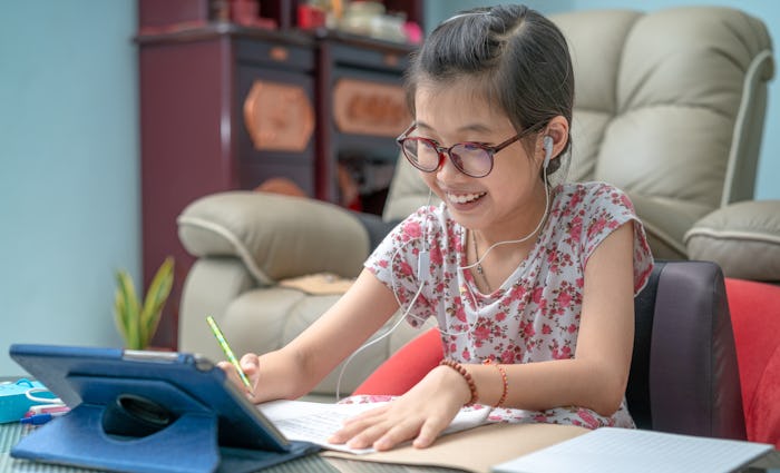 Kids can learn new skills and sharpen the old with these free online reading courses.