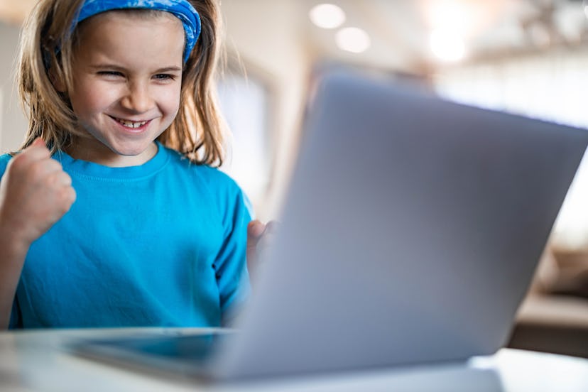 Kids can get excited about reading with free online reading courses.