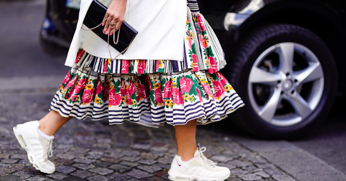 The Best Sneakers For Walking Include This $150 Pair With More Than 250 5-Star Reviews