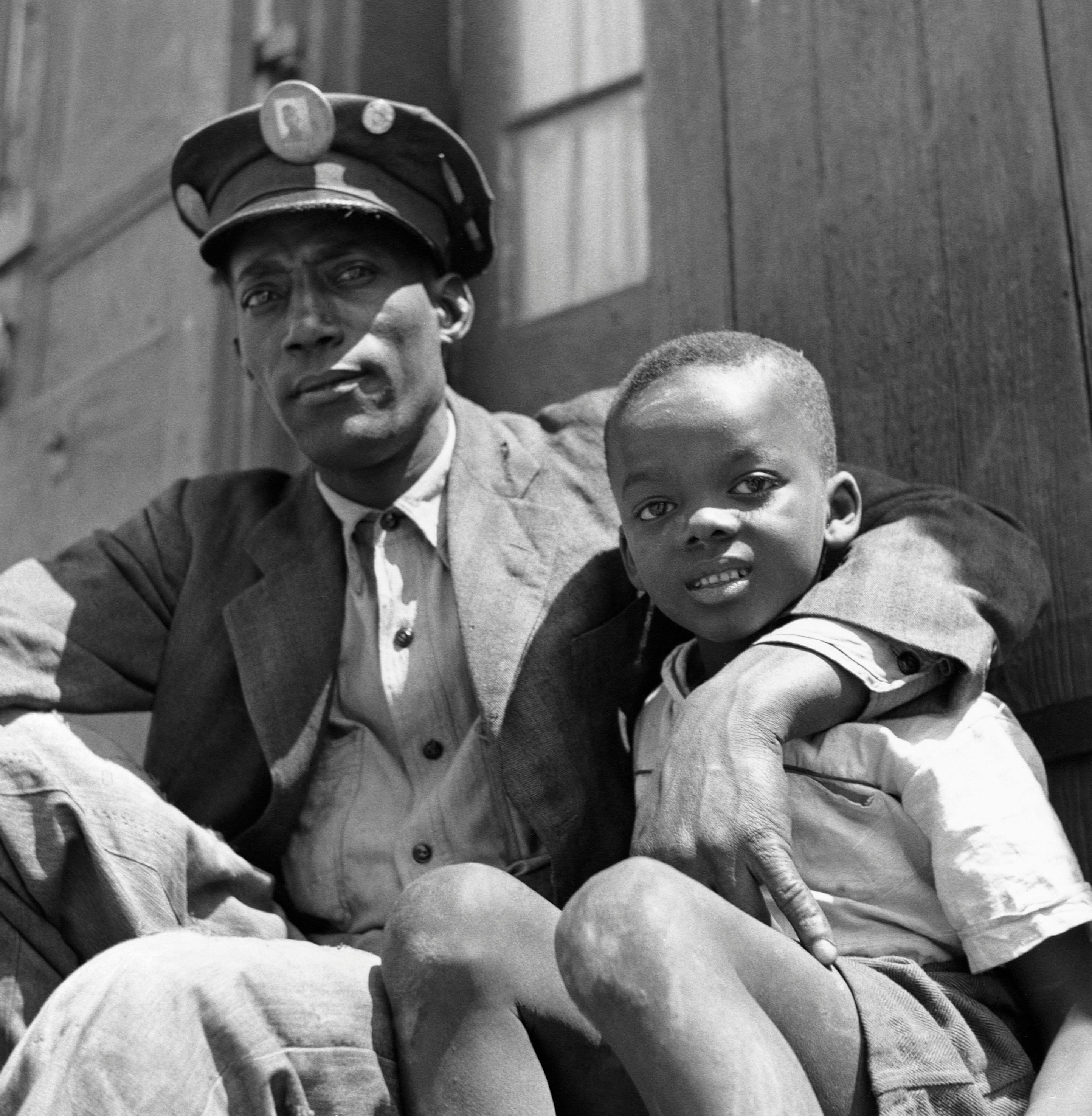20 Vintage Photos Of Dads That Celebrate Fatherhood At Its Finest
