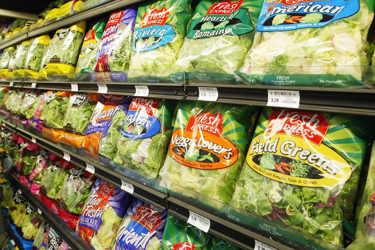 FDA Recalls Bagged Salads After Hundreds Get Sick