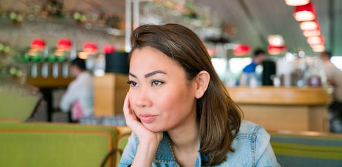 woman, annoyed, restaurant