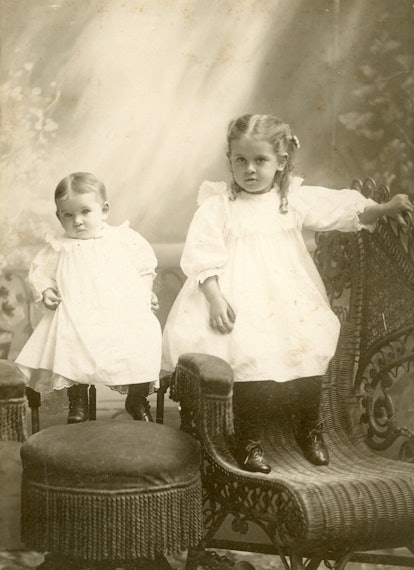 23 Vintage Photos Of Sisters That Prove Sisterly Bonds Last Forever