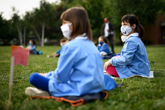 Is Outside Classroom For Kids Safe? Infectious Disease Experts Weigh In