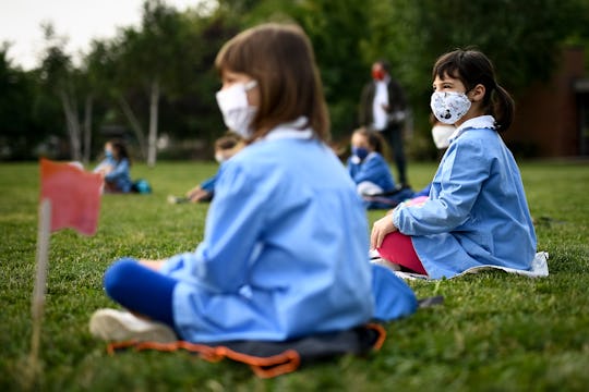 Is Outside Classroom For Kids Safe? Infectious Disease Experts Weigh In