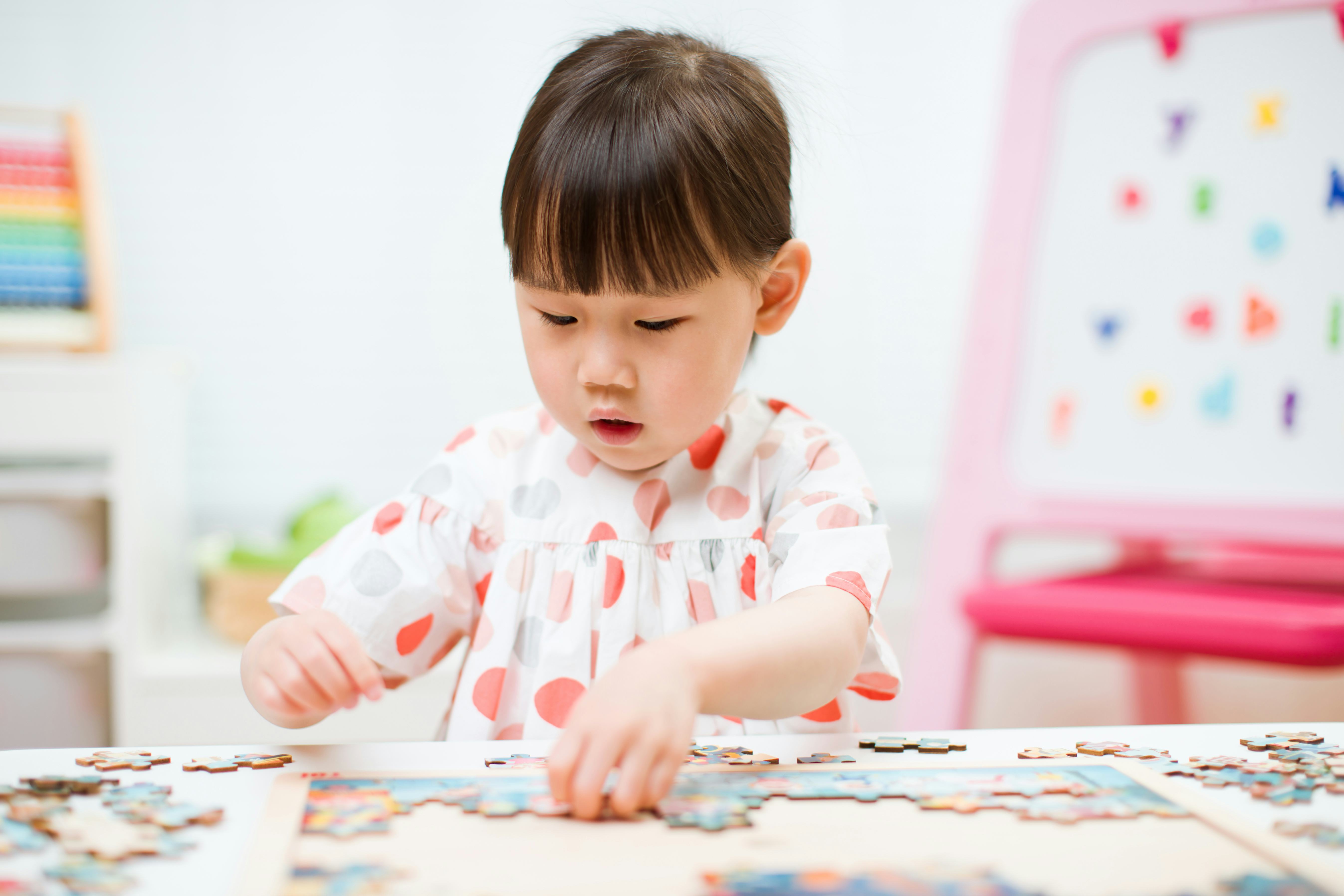 baby walking early sign of intelligence