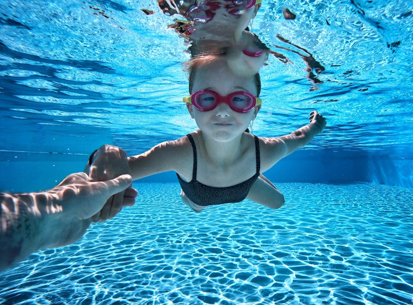 Experts say swim lessons can be done safely during the current pandemic. 