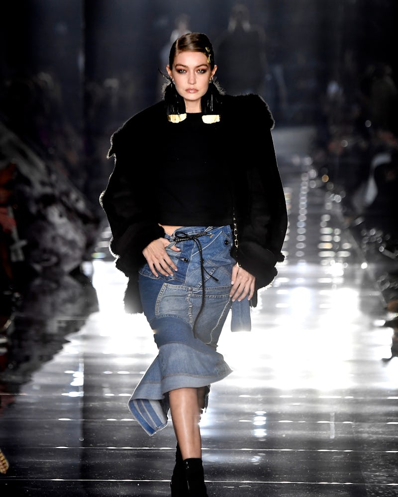 How To Style A Denim Skirt This Fall