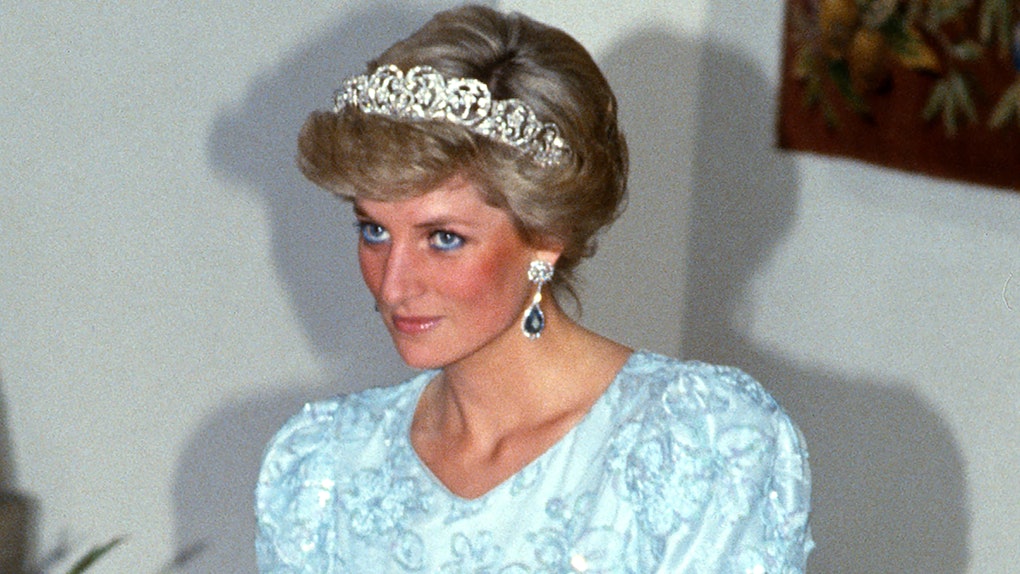 The Crown Cast Elizabeth Debicki As Princess Diana For Its Final 2 Seasons