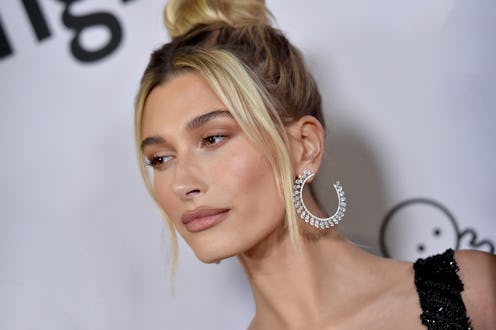 Hailey Bieber shared a fresh look on Instagram featuring a lavender-colored cat-eye.