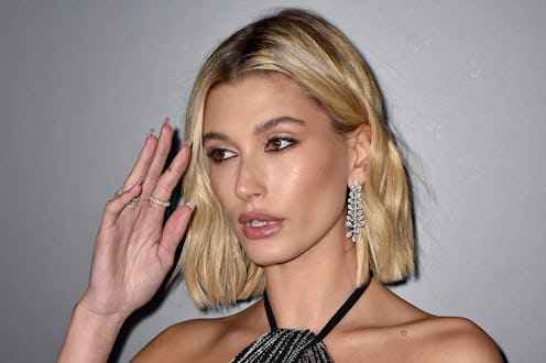 Hailey Bieber's most recent manicure took on the form of sweet daisy flowers.