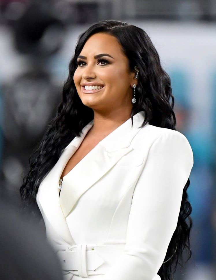 Demi Lovato sings the national anthem.