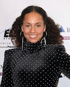 Alicia Keys wearing e.l.f. Cosmetics 