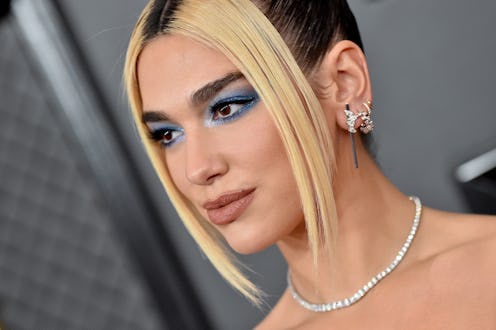 Blue eyeshadow is a fall 2020 makeup trend.