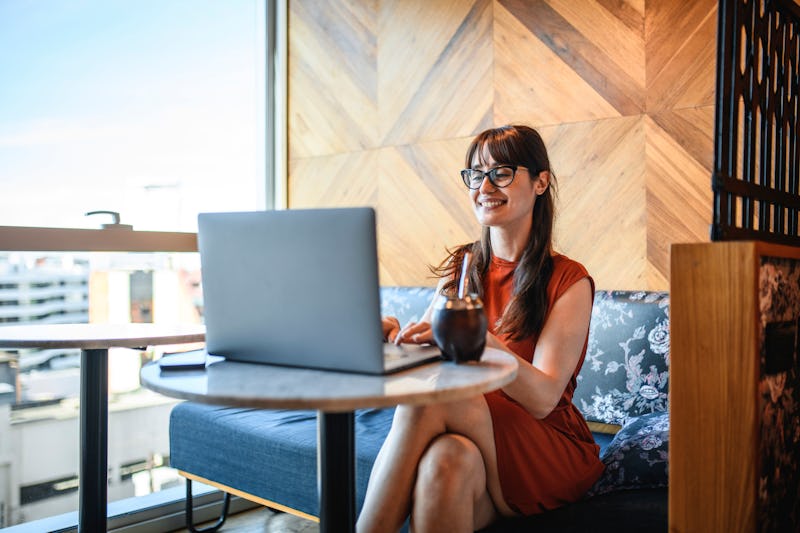 woman, working, cafe