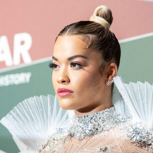Rita Ora pulled of a double cat-eye and floating crease hybrid in a recent Instagram