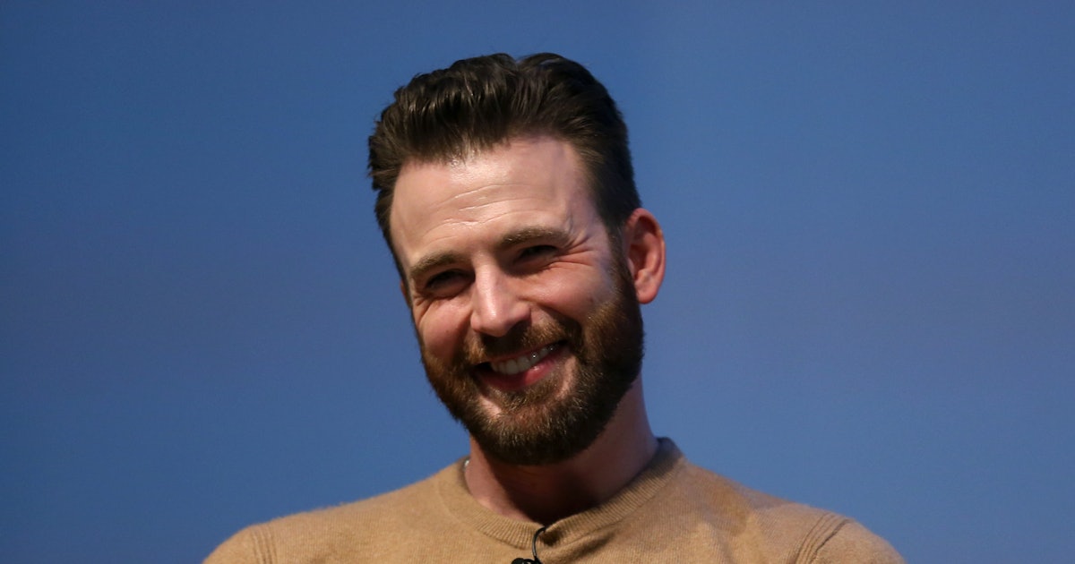 Chris Evans accidentally shares nude image in internet gaffe