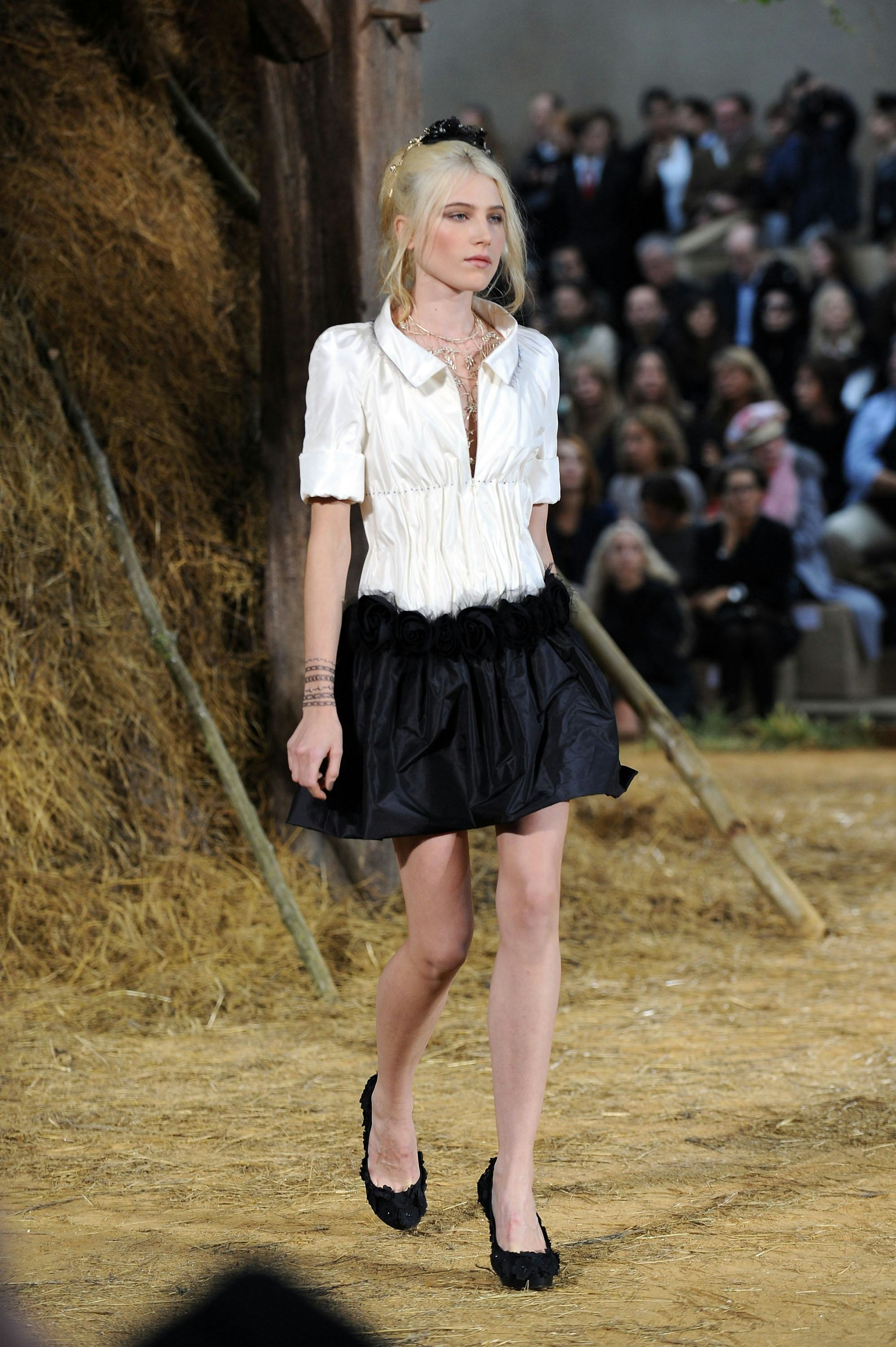 A History Of Chanel — From Its Beginnings To The Most Iconic Looks