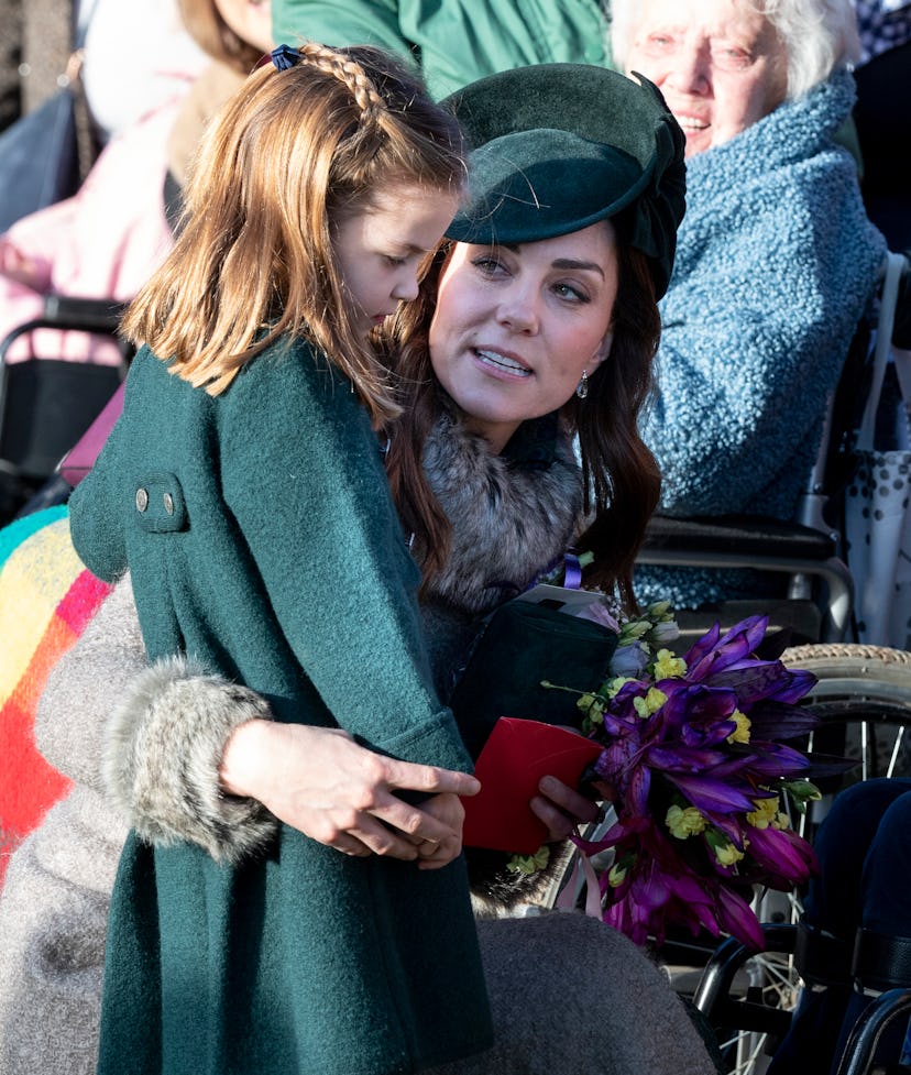 Kate Middleton showed her little girl how to greet  royal fans.