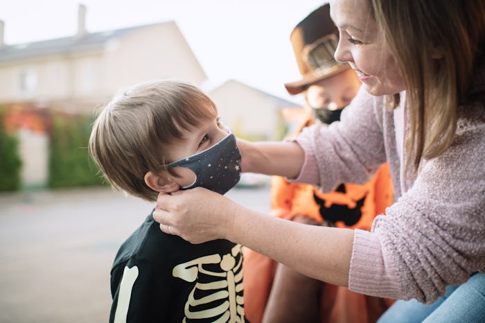 These 15 Halloween costumes incorporate a protective face mask.