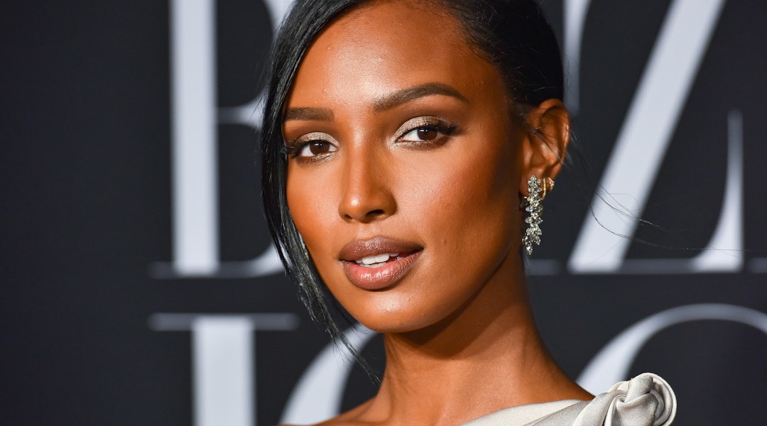 Jasmine Tookes Favorite Everyday Makeup Products Keep Her Looking Fresh Natural On Zoom Meetings