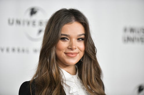 Hailee Steinfeld's new curtain bangs are on par with the emerging '70s hairstyle trend