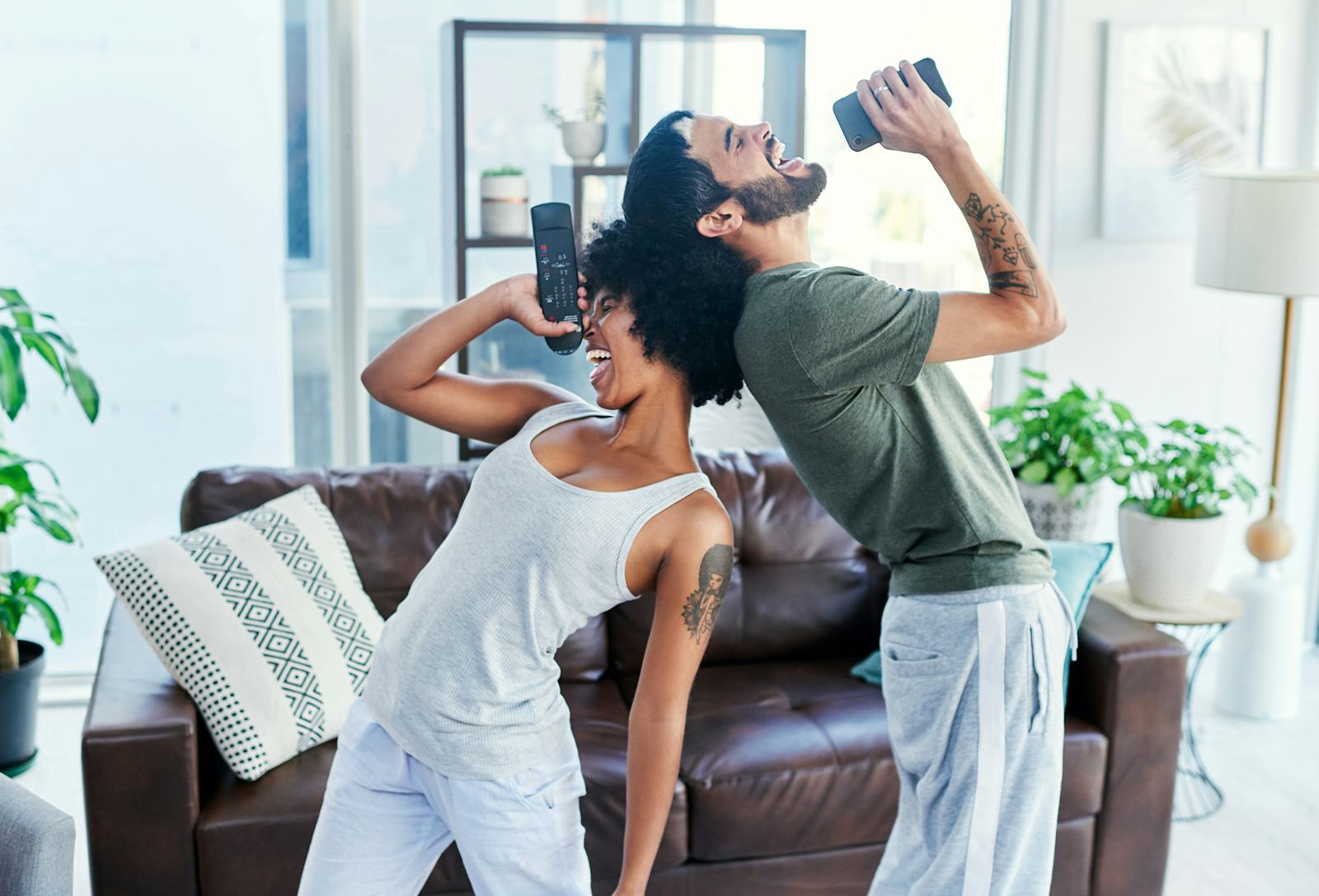 3 Zodiac Signs Most Attracted To Leo, According To An Astrologer