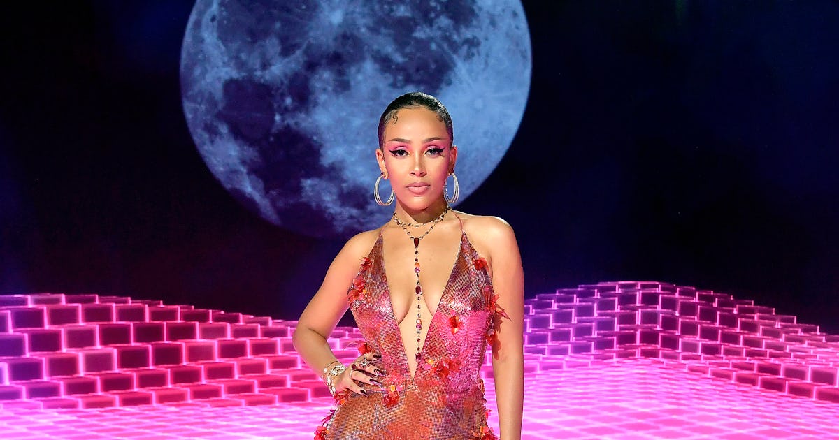 These Doja Cat Halloween Costumes Are So Fire Everyone Will Say So These Doja Cat Halloween Costumes Are So Fire Everyone Will Say So