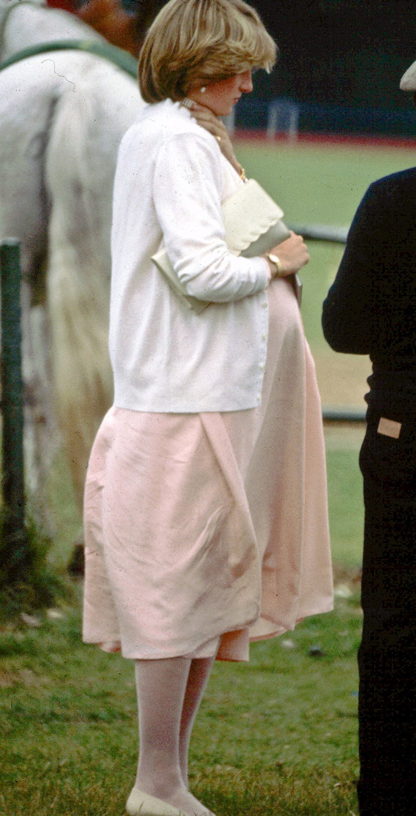 Princess Diana's maternity style included loose-fitting dresses. 