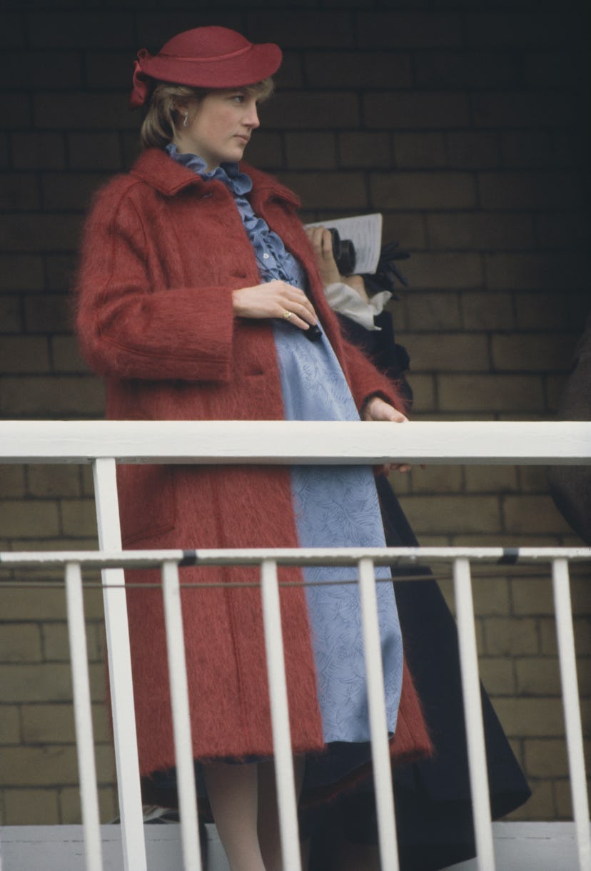 Princess Diana was great at layering during her pregnancy. 