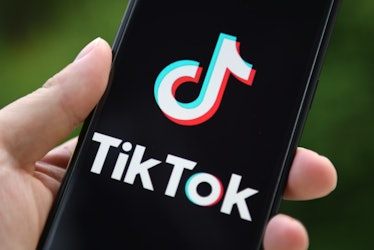 The TikTok "celebrity" shapeshifting filter allows you to transform into a celebrity of your choice.
